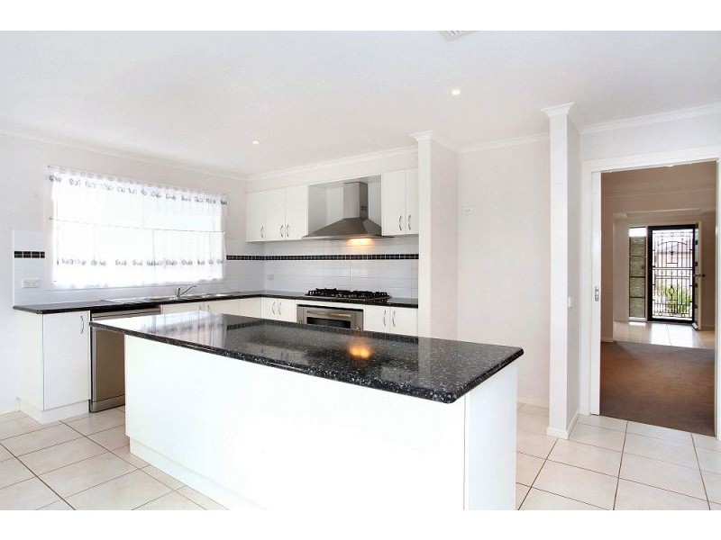 38 Peter Pan Crescent, Kurunjang VIC 3337
