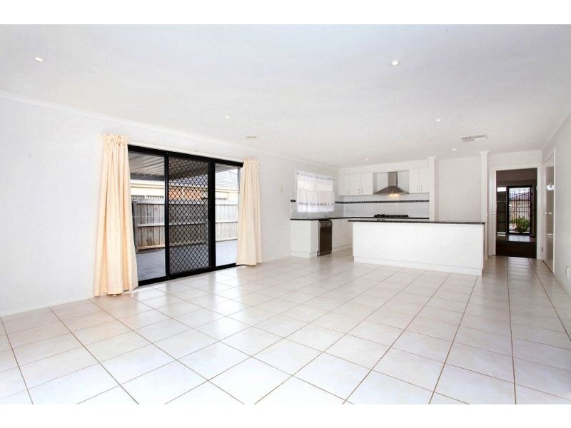 38 Peter Pan Crescent, Kurunjang VIC 3337