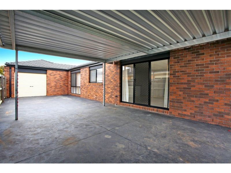 38 Peter Pan Crescent, Kurunjang VIC 3337
