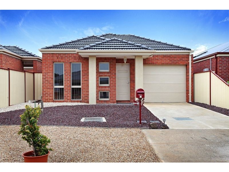 1/14 Pangbourne Avenue, Melton West VIC 3337