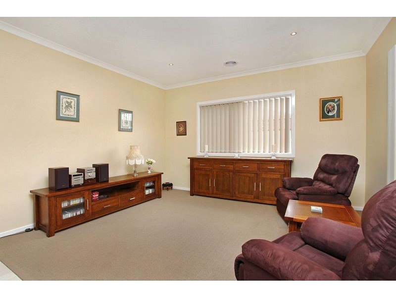1/14 Pangbourne Avenue, Melton West VIC 3337
