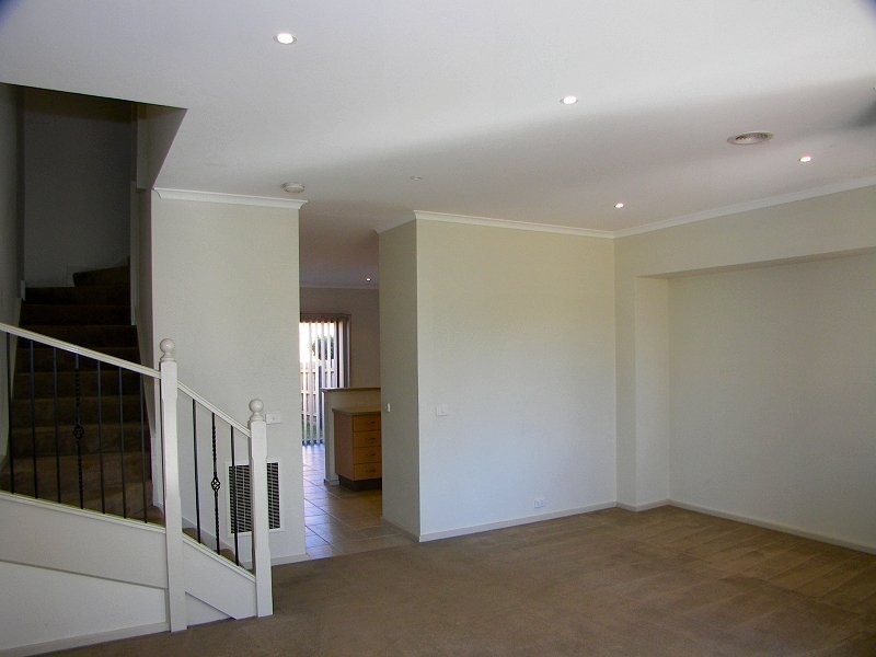 40 Amberlea Circuit, Taylors Hill VIC 3037