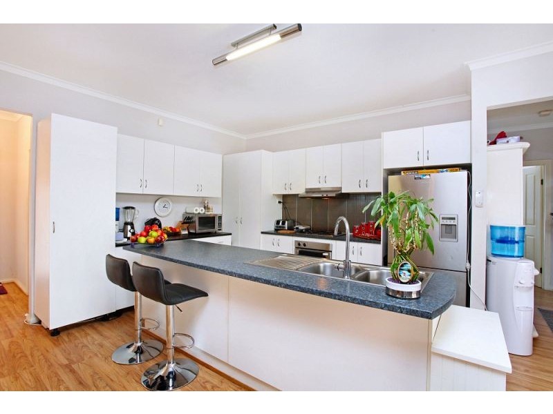2 Scarborough Crescent, Melton West VIC 3337