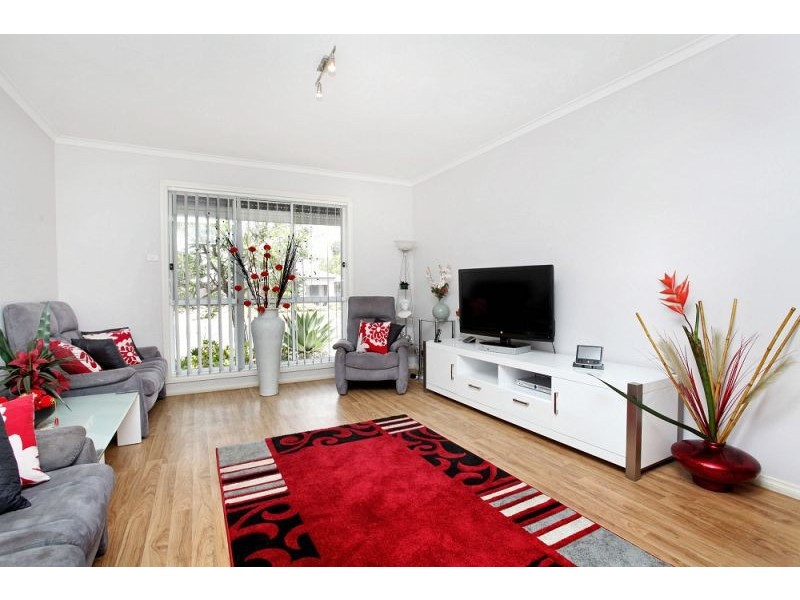 2 Scarborough Crescent, Melton West VIC 3337