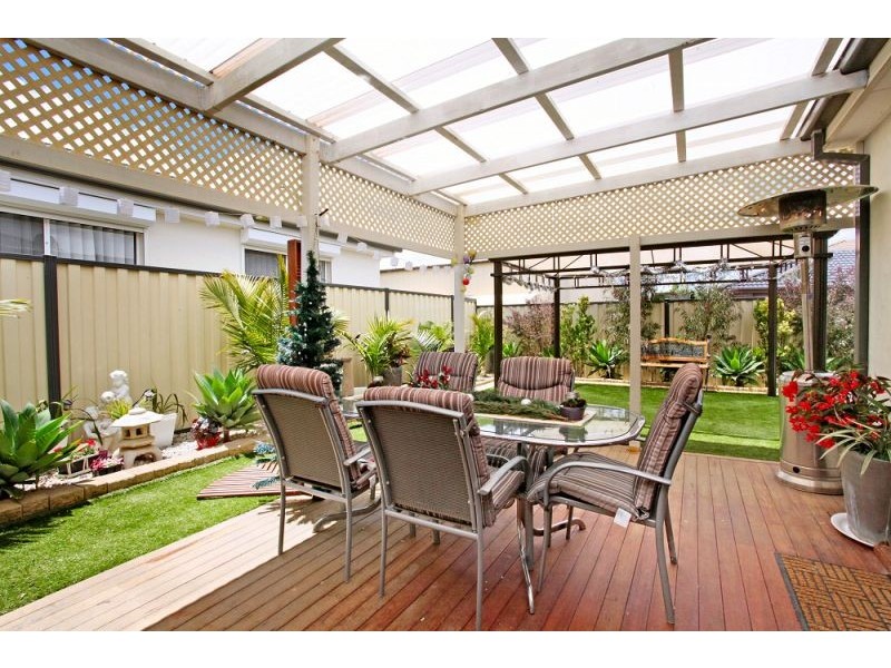 2 Scarborough Crescent, Melton West VIC 3337