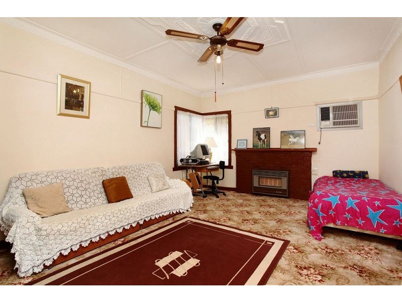 2 Toolern Street, Melton South VIC 3338