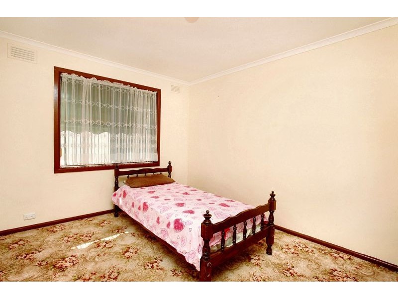 2 Toolern Street, Melton South VIC 3338