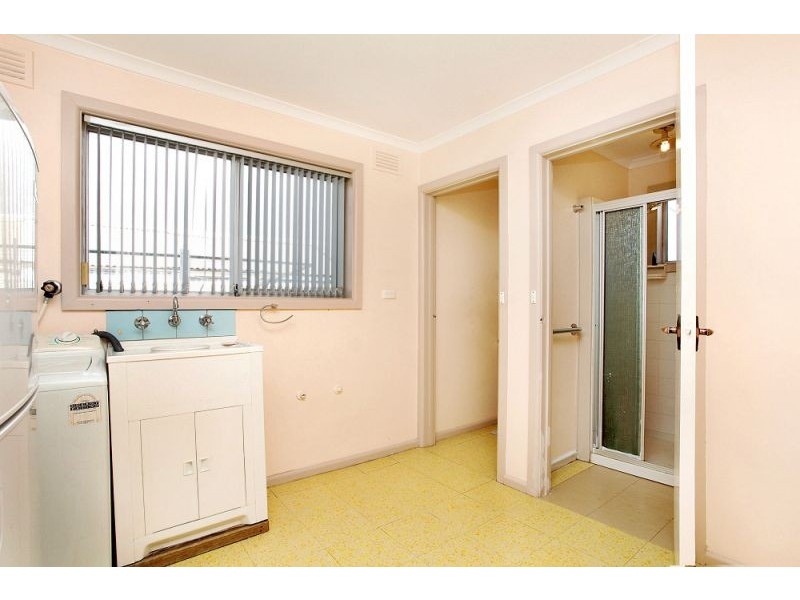 2 Toolern Street, Melton South VIC 3338