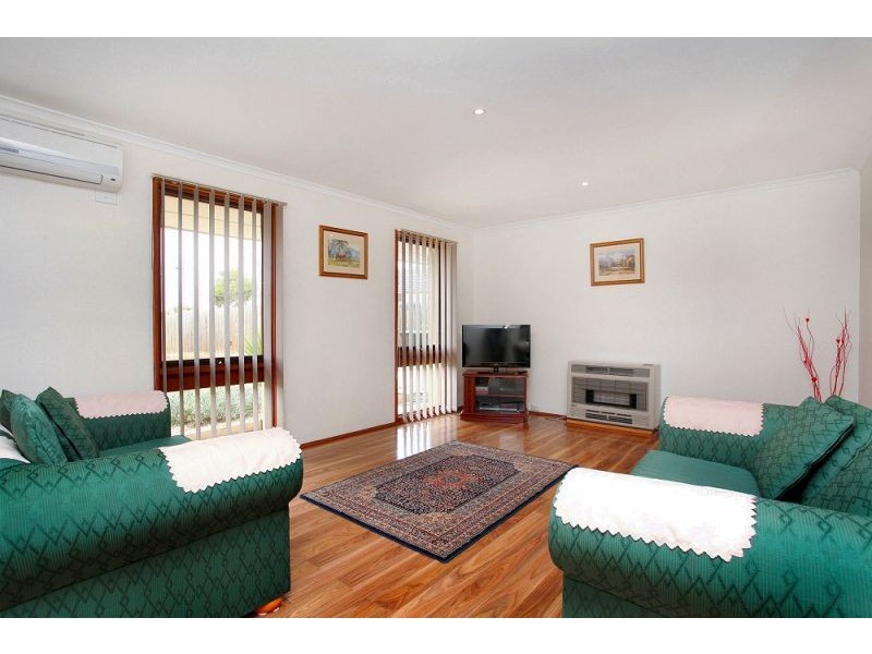 3 Friar Place, Melton West VIC 3337