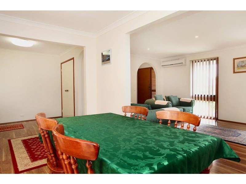 3 Friar Place, Melton West VIC 3337