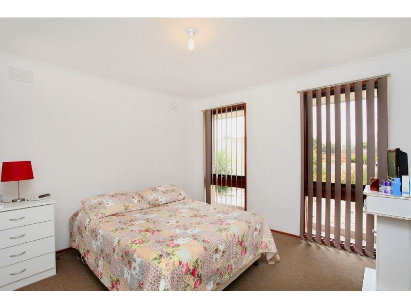 3 Friar Place, Melton West VIC 3337