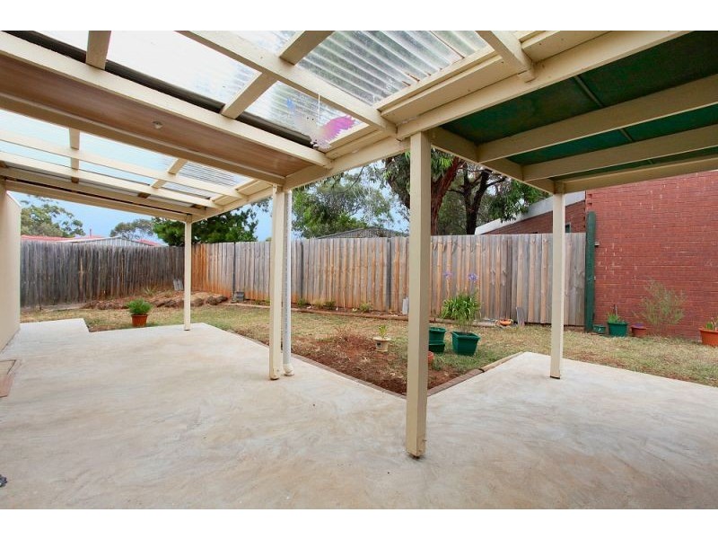 3 Friar Place, Melton West VIC 3337