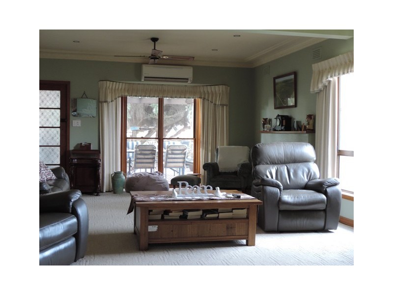 8 Thompsons Weir Road, Leitchville VIC 3567