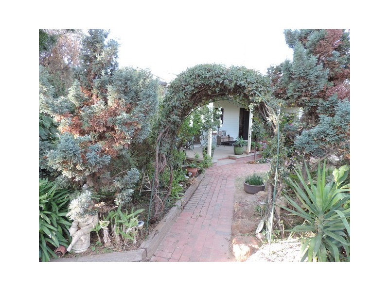 8 Thompsons Weir Road, Leitchville VIC 3567