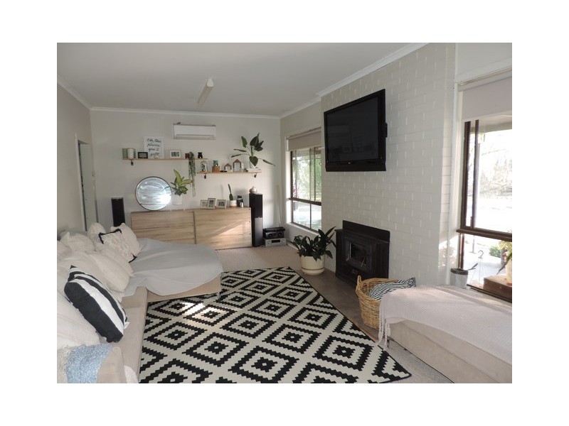 64 Richardsons Road, Daltons Bridge VIC 3568