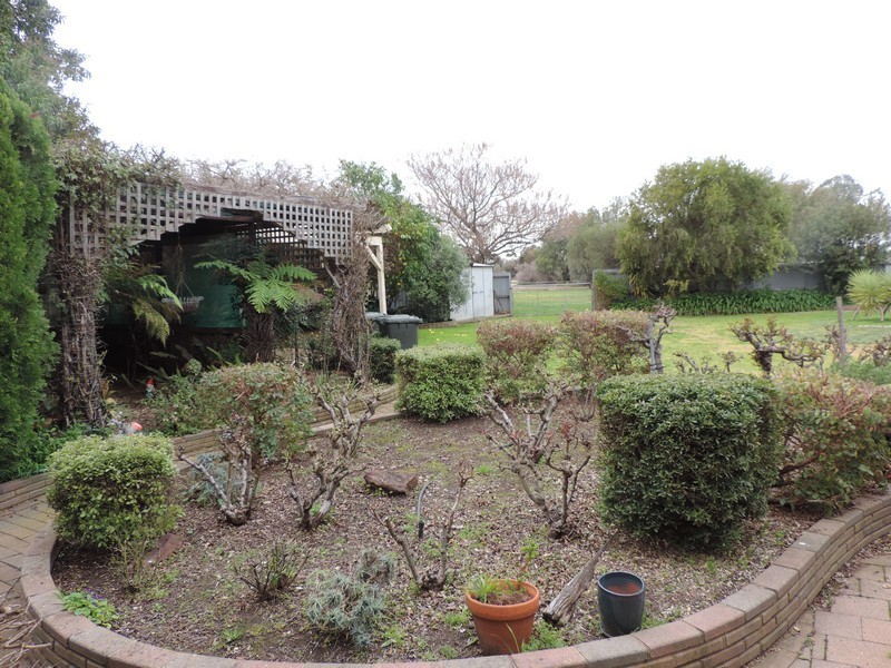 21 FINDLAY AVENUE, Leitchville VIC 3567