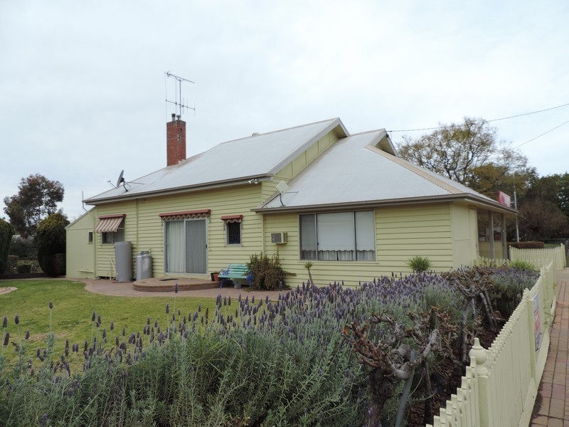21 FINDLAY AVENUE, Leitchville VIC 3567