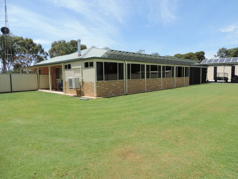 49 Lyons Road, Cohuna VIC 3568