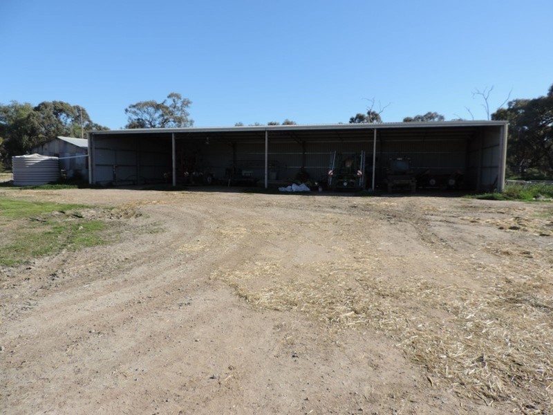 18 Lyons Road, Milnes Bridge VIC 3579