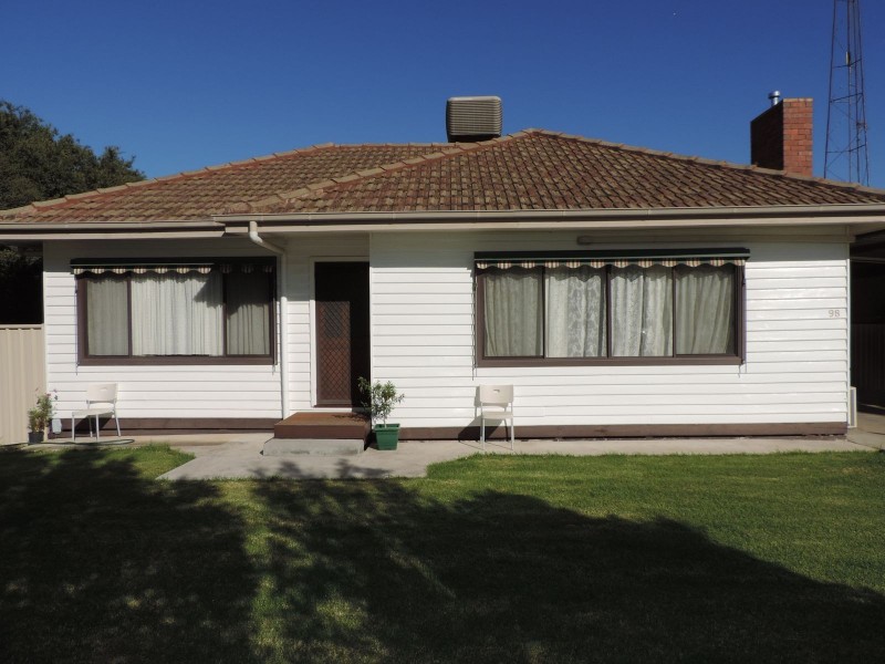 98 Bendigo Road, Kerang VIC 3579