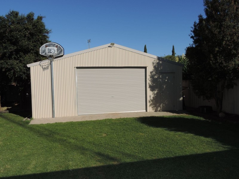 98 Bendigo Road, Kerang VIC 3579