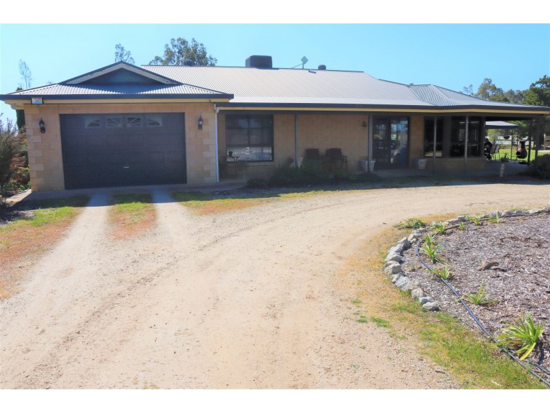 13 McPhail Road, Tragowel VIC 3579