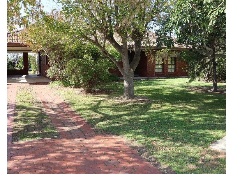 41 Bendigo Road, Kerang VIC 3579