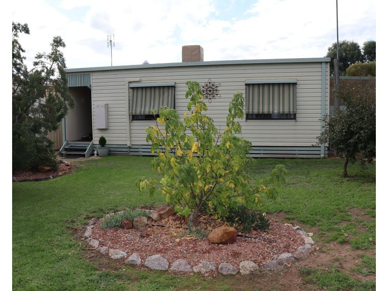 24 Railway Place, Gunbower VIC 3566