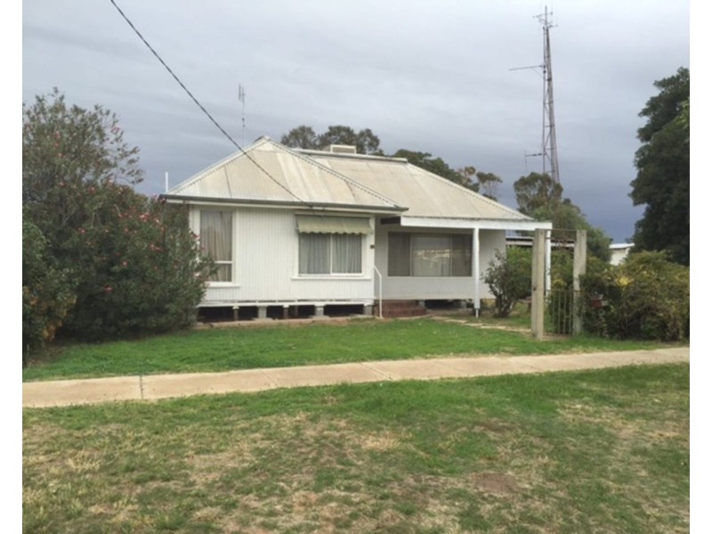 28 Brougham Street, Moulamein NSW 2733