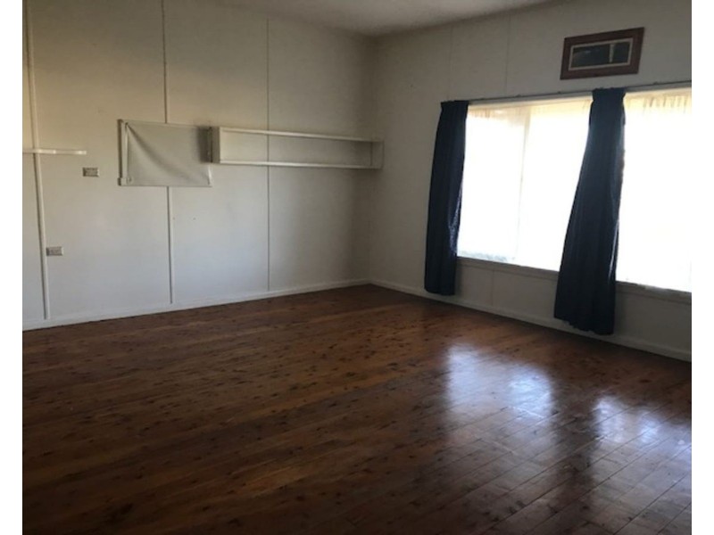 28 Brougham Street, Moulamein NSW 2733