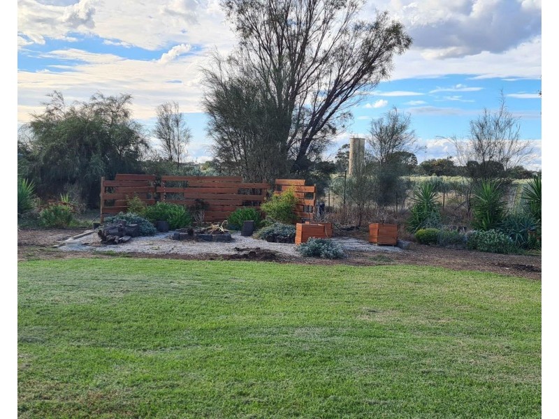 7 Gladfield Road, Pyramid Hill VIC 3575