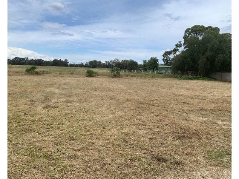 8 Briggs Court, Barham NSW 2732