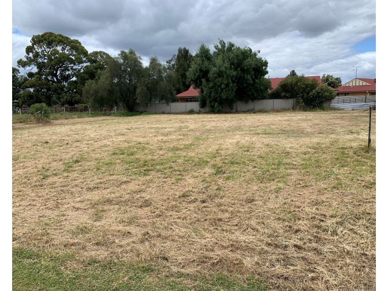 8 Briggs Court, Barham NSW 2732