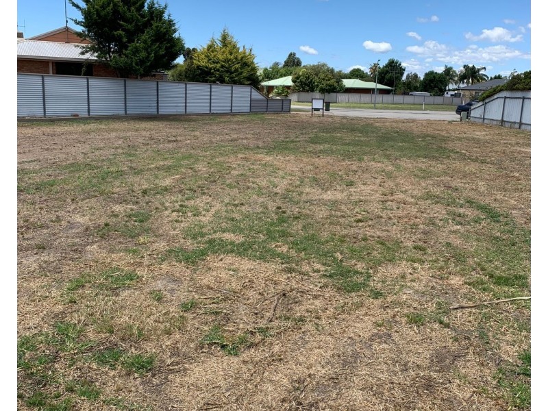 8 Linton Park Drive, Barham NSW 2732