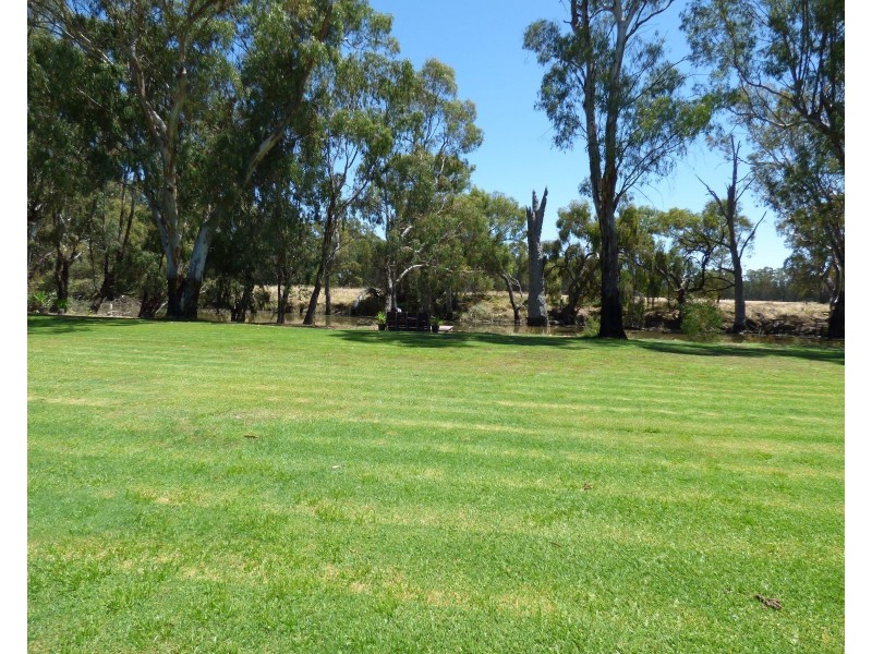 135 Glenview Road, Barham NSW 2732