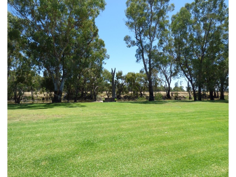 135 Glenview Road, Barham NSW 2732