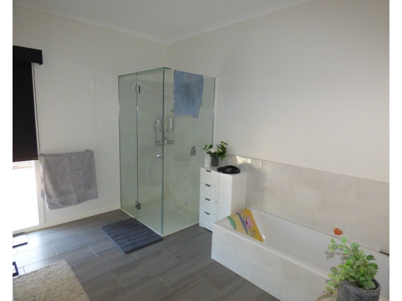 135 Glenview Road, Barham NSW 2732