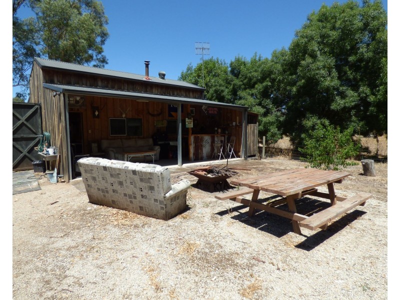 135 Glenview Road, Barham NSW 2732