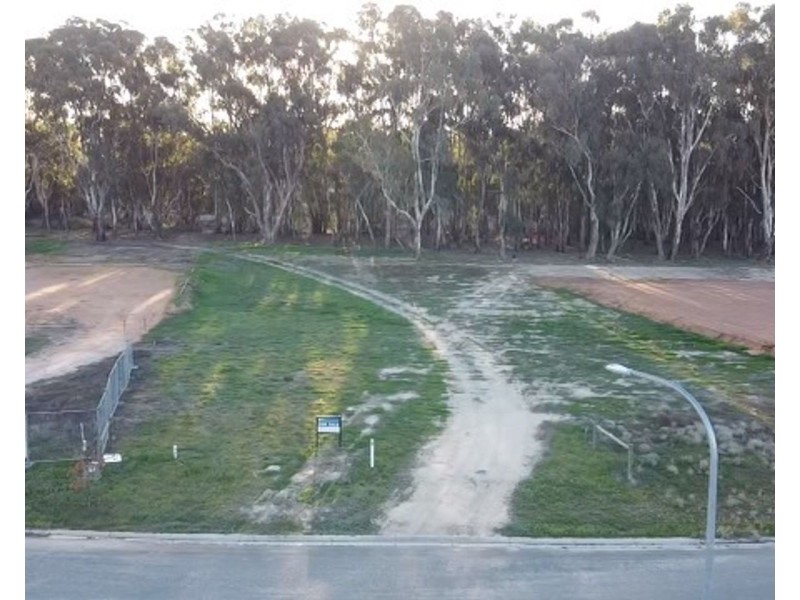 11 Armstrong Drive, Barham NSW 2732