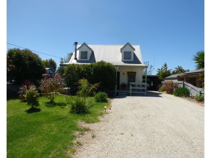 33 Penglase Street, Koondrook VIC 3580