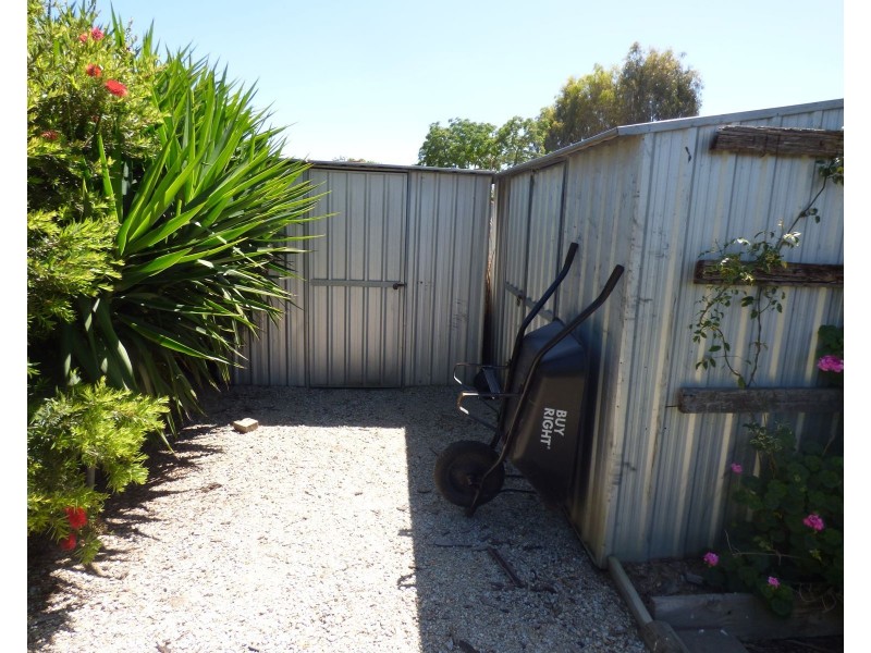 33 Penglase Street, Koondrook VIC 3580