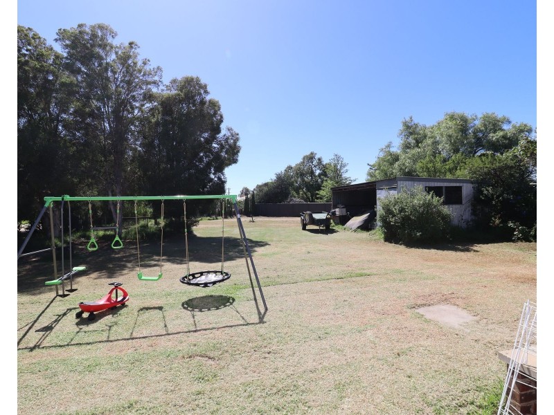 25 Findlay Avenue, Leitchville VIC 3567
