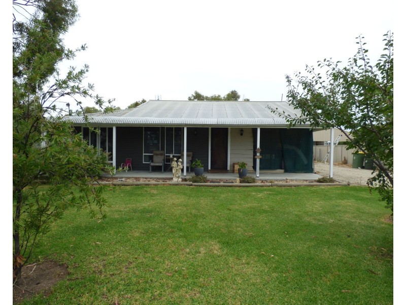 9 Church Street, Murrabit VIC 3579