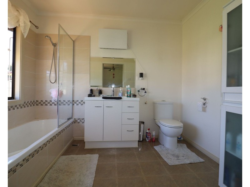 24 Railway Place, Gunbower VIC 3566