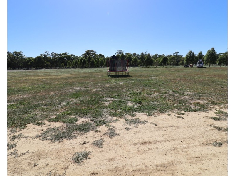 3 Barton Place, Cohuna VIC 3568