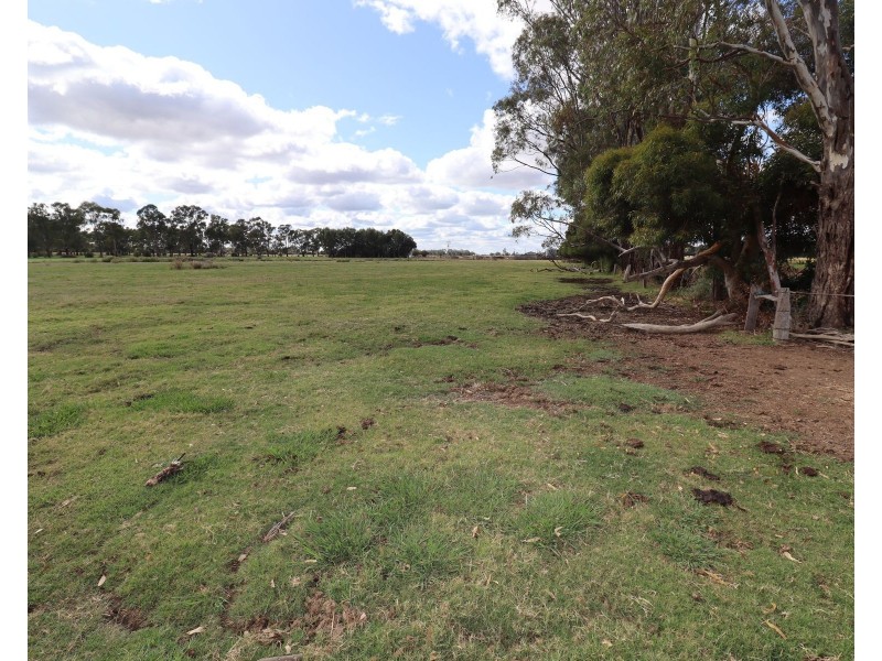 42 Quinlans Road, Mcmillans VIC 3568