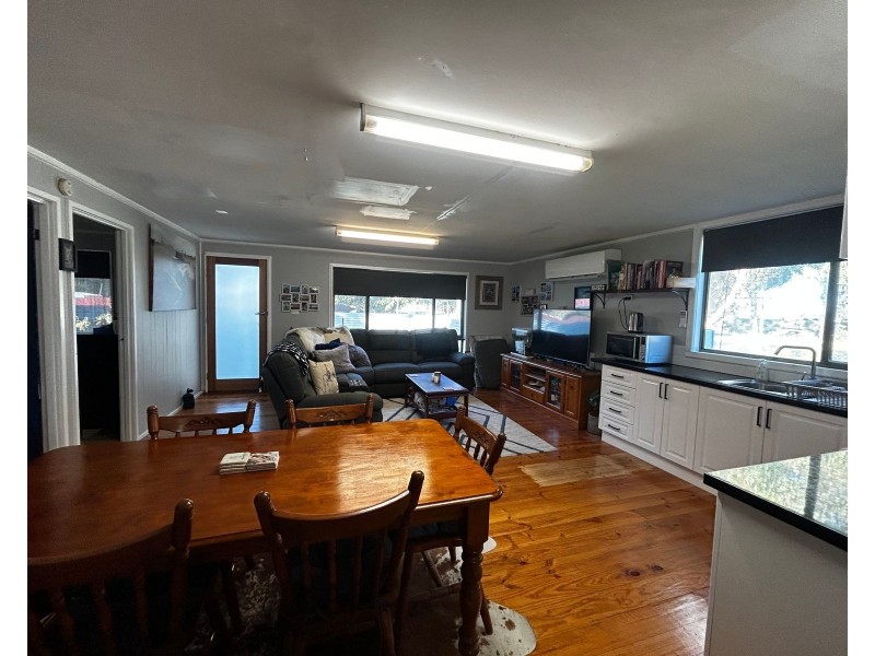 21 Koala Street, Wakool NSW 2710