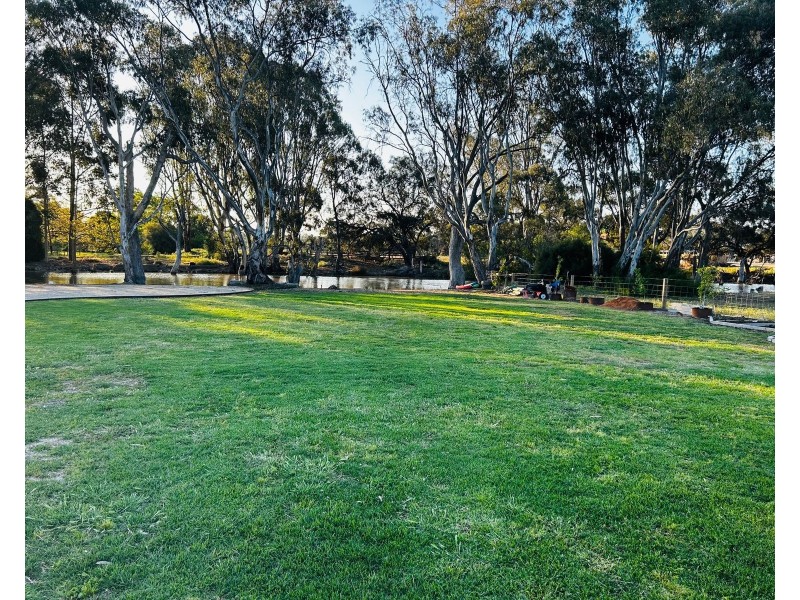 37 Vinecombe Lane, Barham NSW 2732