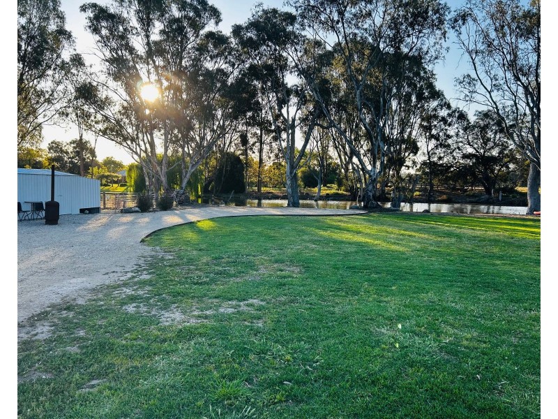37 Vinecombe Lane, Barham NSW 2732