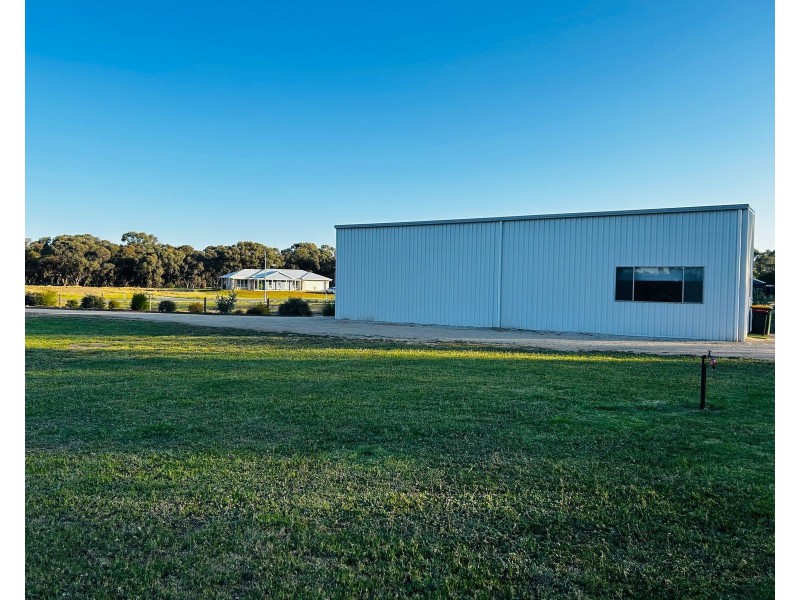 37 Vinecombe Lane, Barham NSW 2732